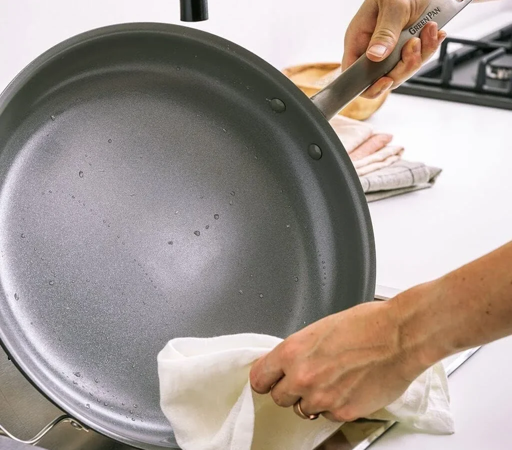 can you put putting hot pan under cold running tap water in a budget ceramic frying pan safely