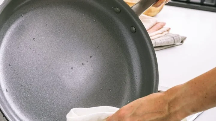 Hot Pan Under Cold Tap Water? Budget Ceramic Danger
