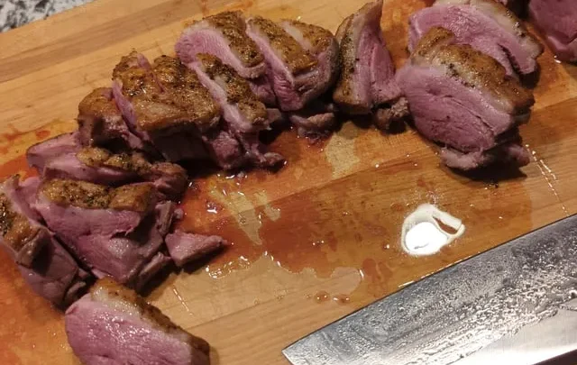 Crispy Duck Breast: Perfect Temp & Time for Stainless