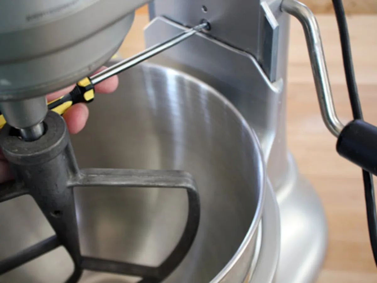 height-adjustment screw