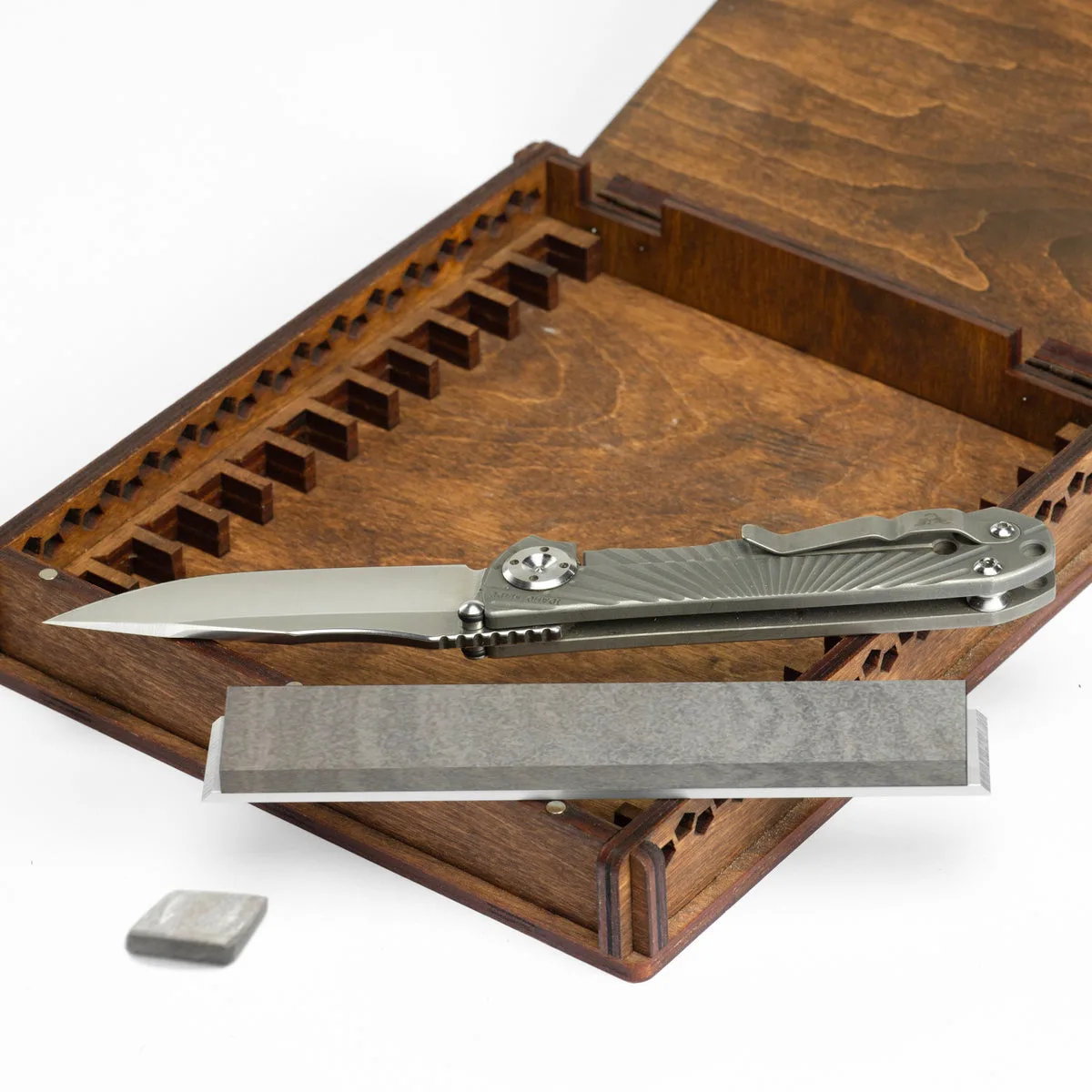 how to clean whetstone knife sharpening water stone set and remove stone slurry mud dried on bamboo holder base