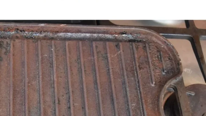 how to fix cast iron skillet cast iron skillet rusting after washing in sink