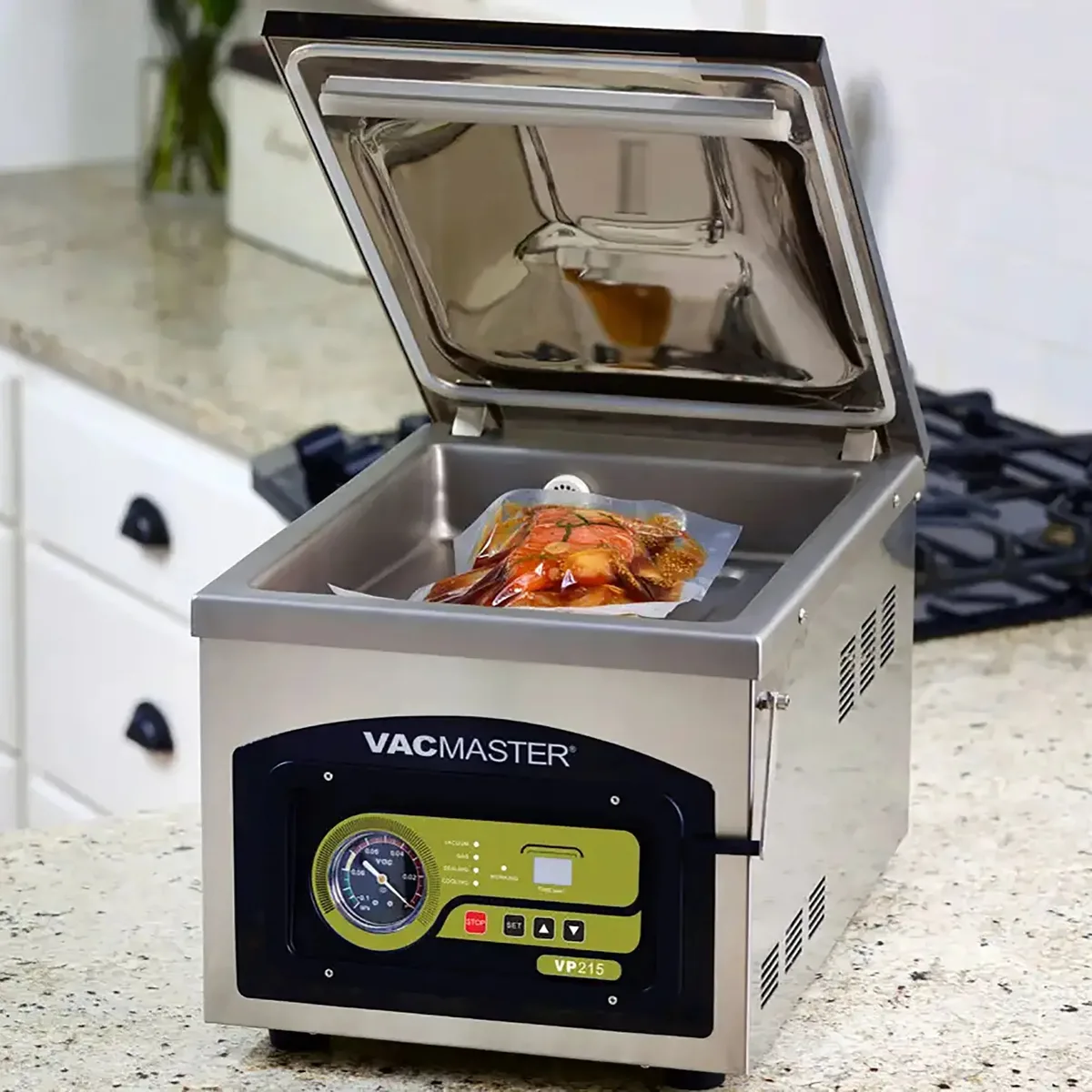 Liquid sealing in chamber vacuum sealer