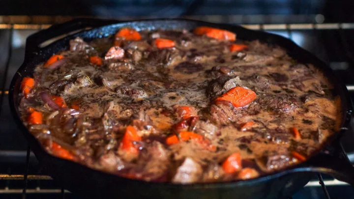 Perfect Beef Bourguignon: Oven Temp & Time Guide